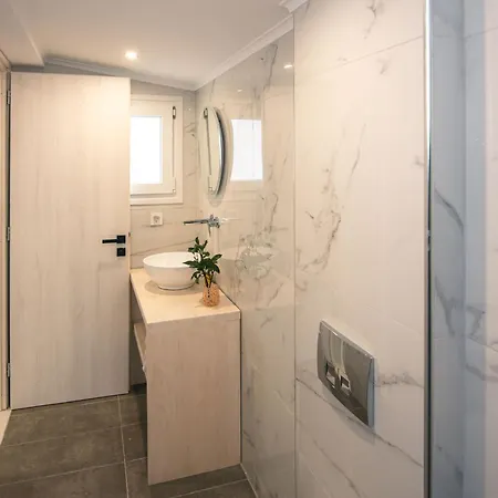 Gigi Star Luxury Apartvilla With Pool, Panoramic Sea View 아파트 티실리비