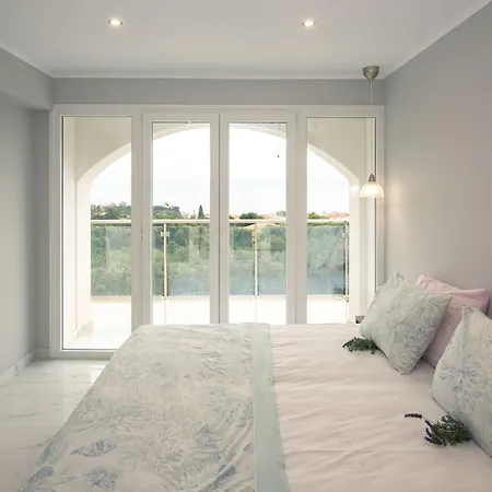 Apartment Gigi Star Luxury Apartvilla With Pool, Sea View
