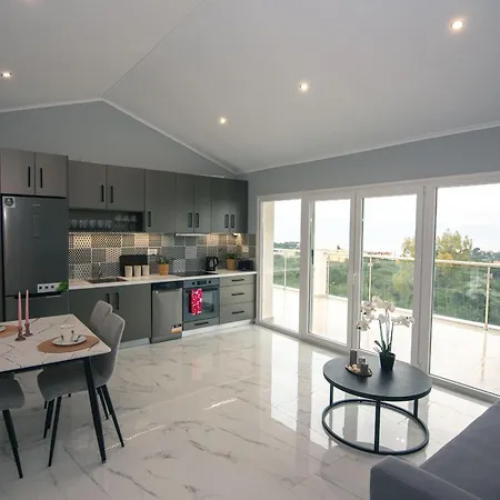 Gigi Star Luxury Apartvilla With Pool, Sea View Apartment
