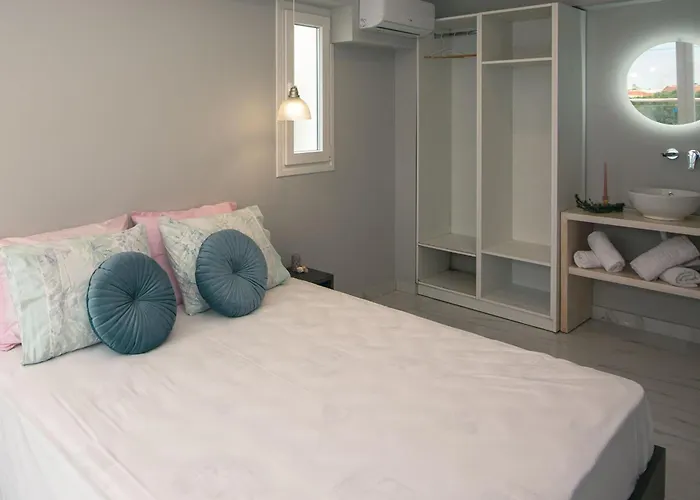 Gigi Star Luxury Apartvilla With Pool, Panoramic Sea View * Τσιλιβί