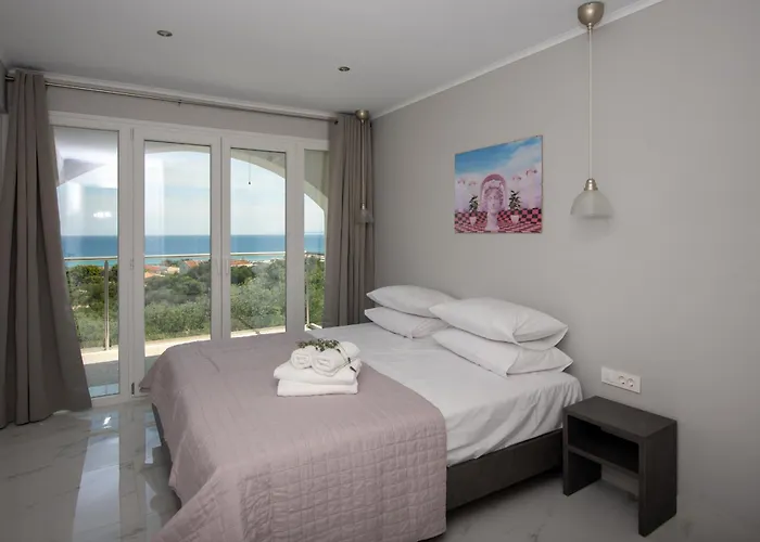 Διαμέρισμα Gigi Star Luxury Apartvilla With Pool, Panoramic Sea View Τσιλιβί