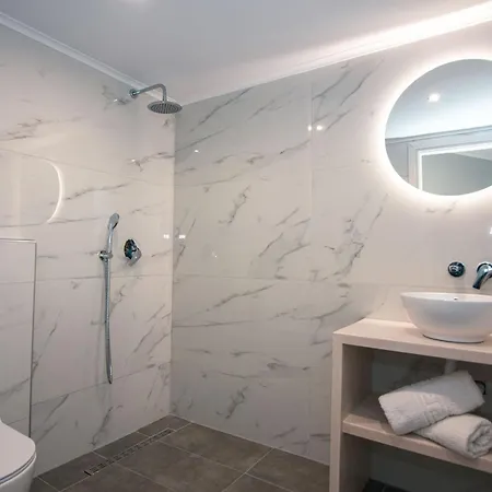 Gigi Star Luxury Apartvilla With Pool, Panoramic Sea View דירה טסיליבי