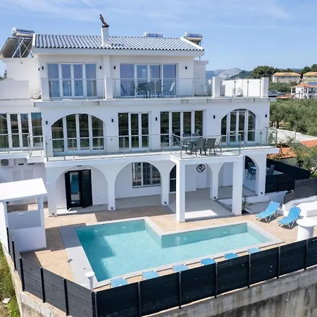 Gigi Star Luxury Apartvilla With Pool, Panoramic Sea View טסיליבי